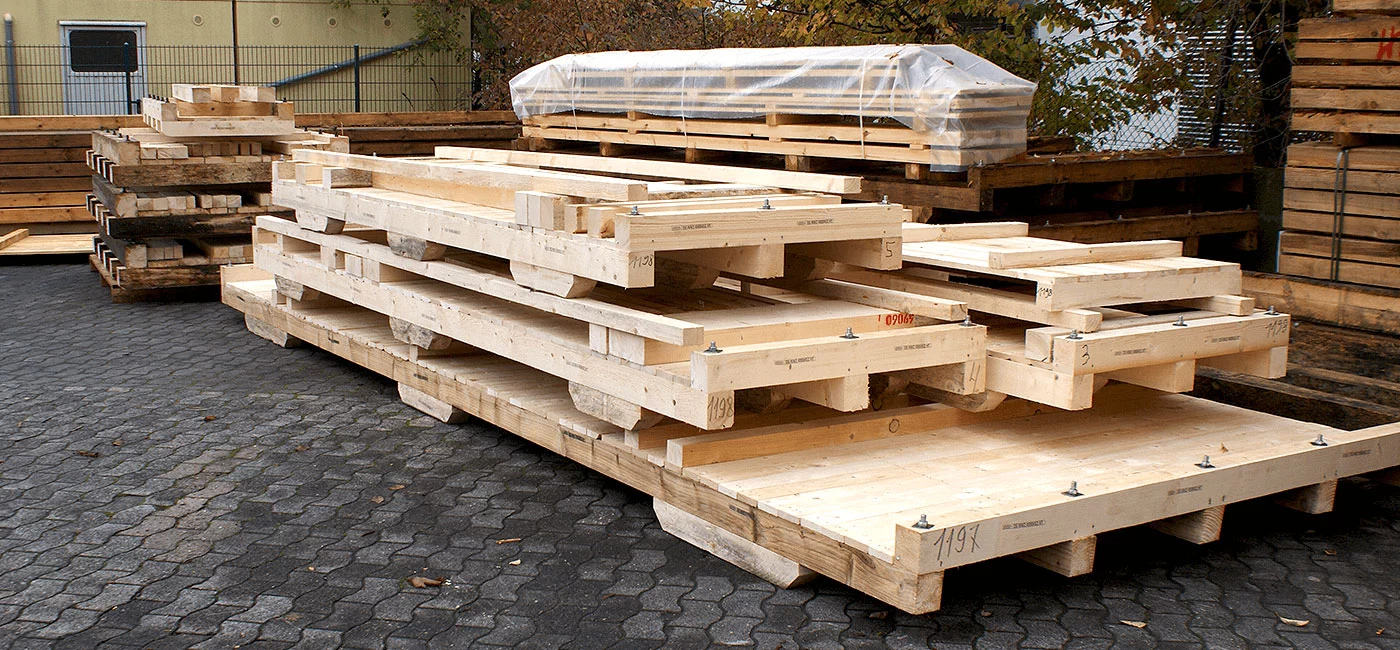 Presentation of different pallets for the shipment of large loads