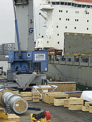 Breakbulk am Terminal im Hamburger Hafen. 