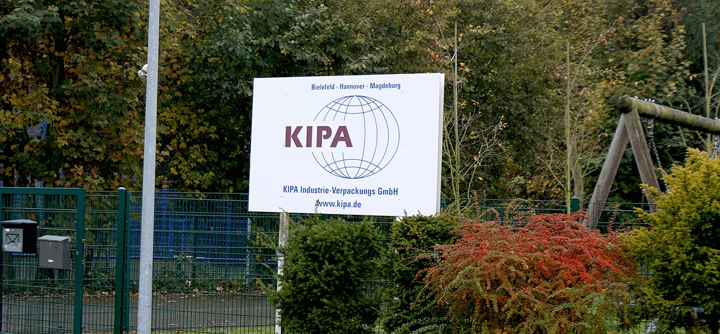 KIPA Qualitätsschild auf dem Firmengelände